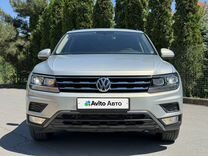 Volkswagen Tiguan 2.0 AT, 2018, 56 421 км, с пробегом, цена 2 650 000 руб.