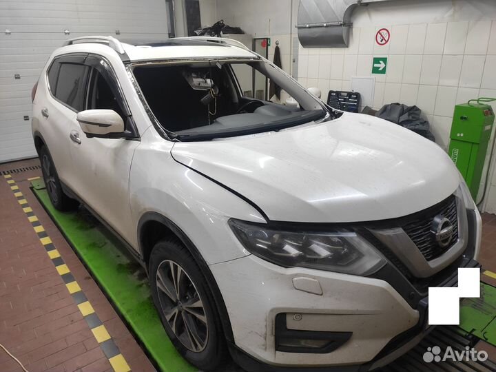 Лобовое стекло Nissan X Trail 3 T32