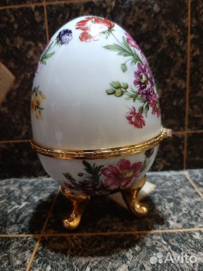 Фарфоровая шкатулка 