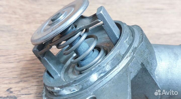 Термостат Mercedes Benz