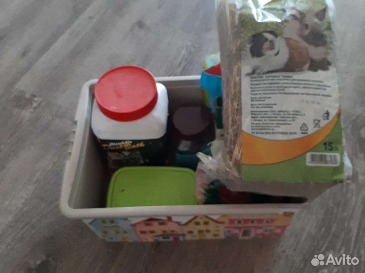 Остатки песка, сено и опилки для хомяк