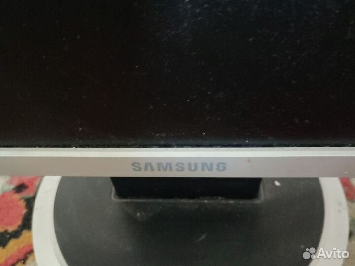 Монитор Samsung