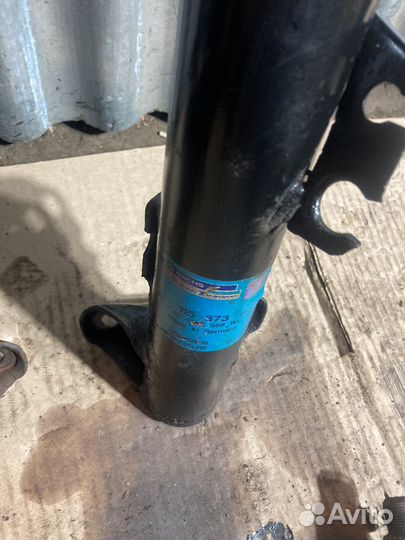 Стойки передние bmw e36