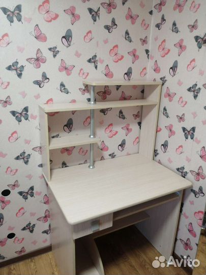 Письменный стол