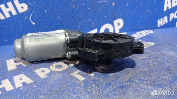 Моторчик стеклоподъемника Hyundai Elantra Hd седан