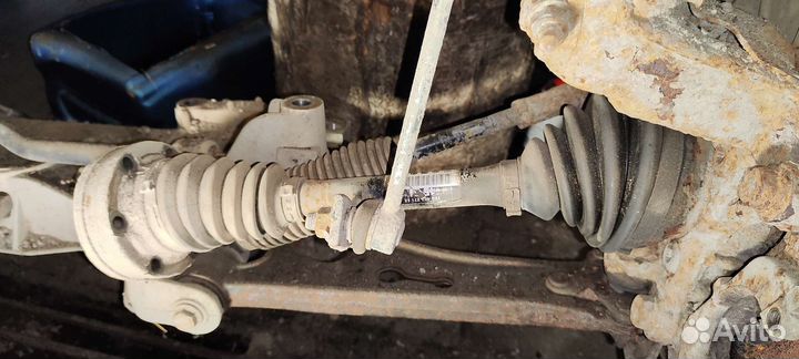 Привод передний левый 1K0407271EE