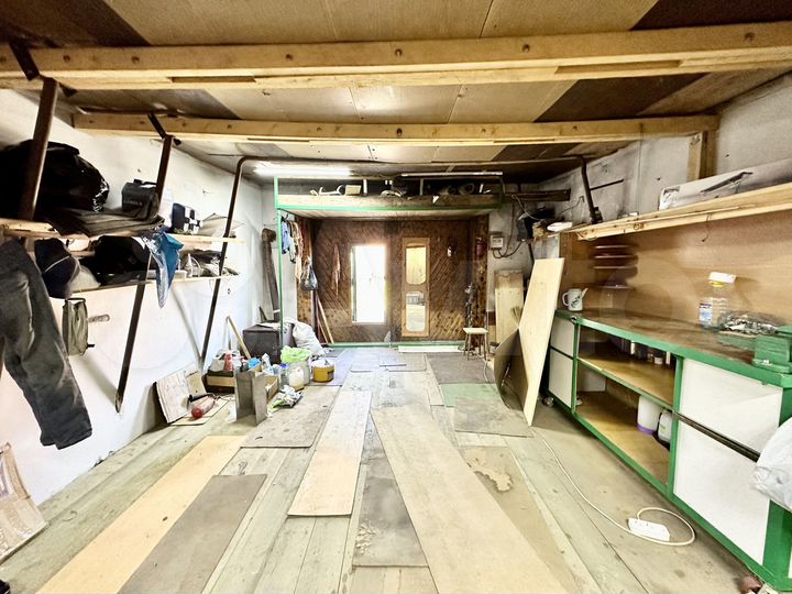 Гараж, > 30 м²