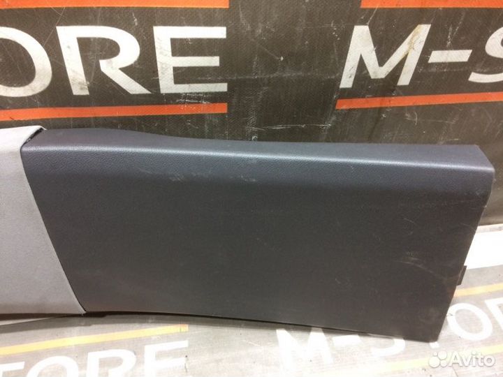 Обшивка стойки правая Volkswagen Touareg 7L