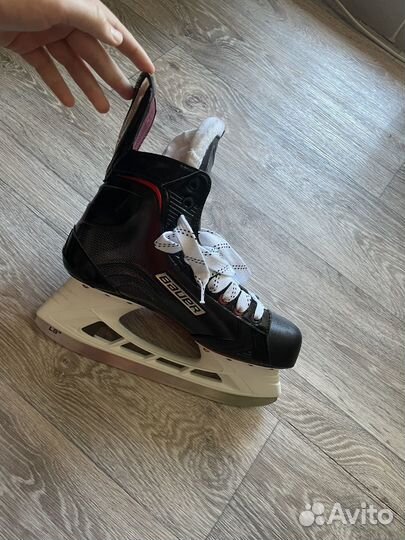 Хоккейные коньки bauer vapor x900