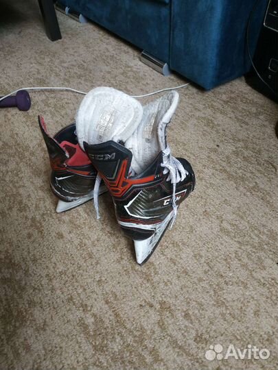 Коньки хоккейные