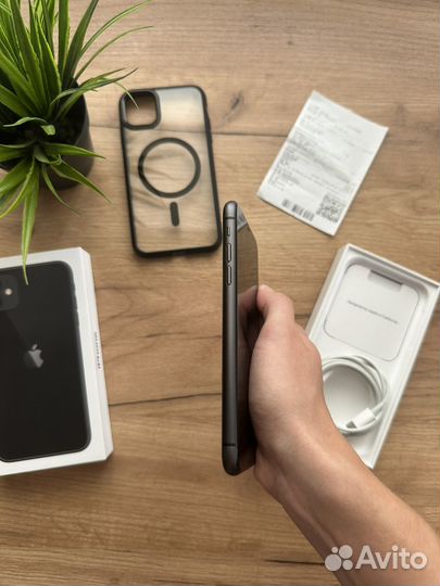 iPhone 11, 64 ГБ
