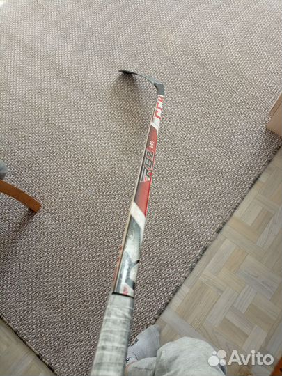 Клюшка хоккейная правый хват ccm