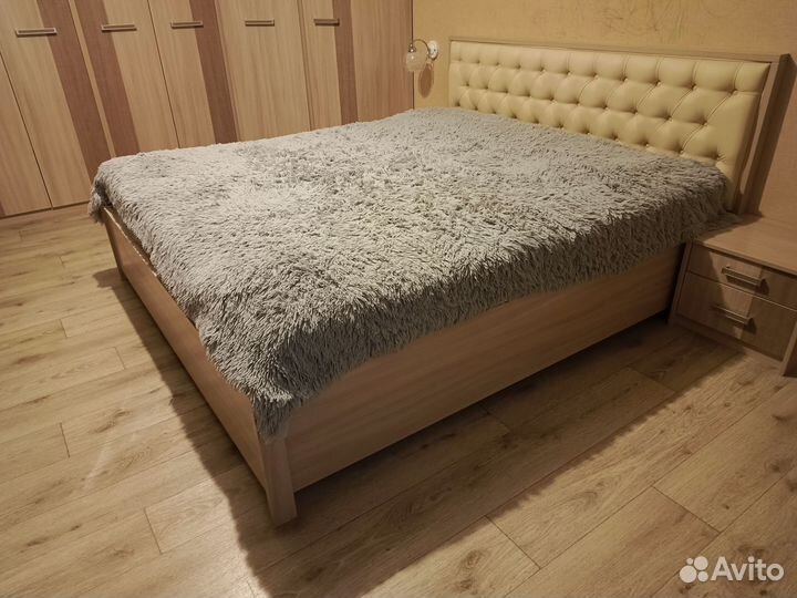 Спальный гарнитур