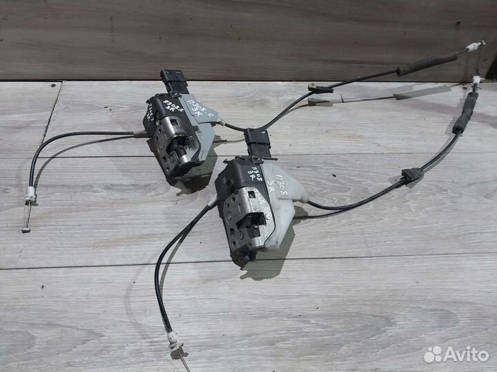 Замок двери задний правый Peugeot 308