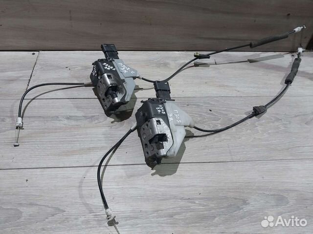 Замок двери задний правый Peugeot 308