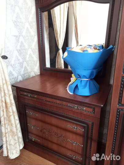 Спальный гарнитур