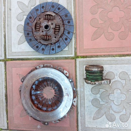 Комплект сцепления с выжимным 1.8 Opel Zafira B