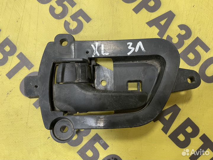 Ручка задняя левая внутренняя Mitsubishi Outlander