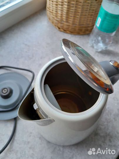 Чайник электрический б/у рабочий