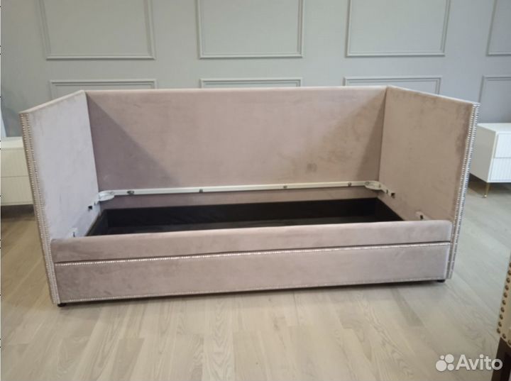 Дизайнерская детская кровать с выкатным ящиком