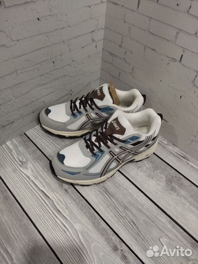 Кроссовки asics мужские весна