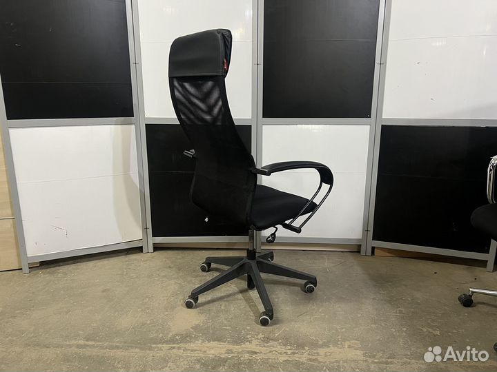 Кресло руководителя с подголовником