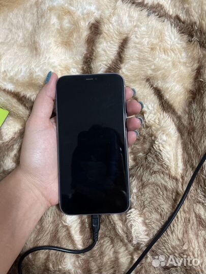 Продам iPhone 11