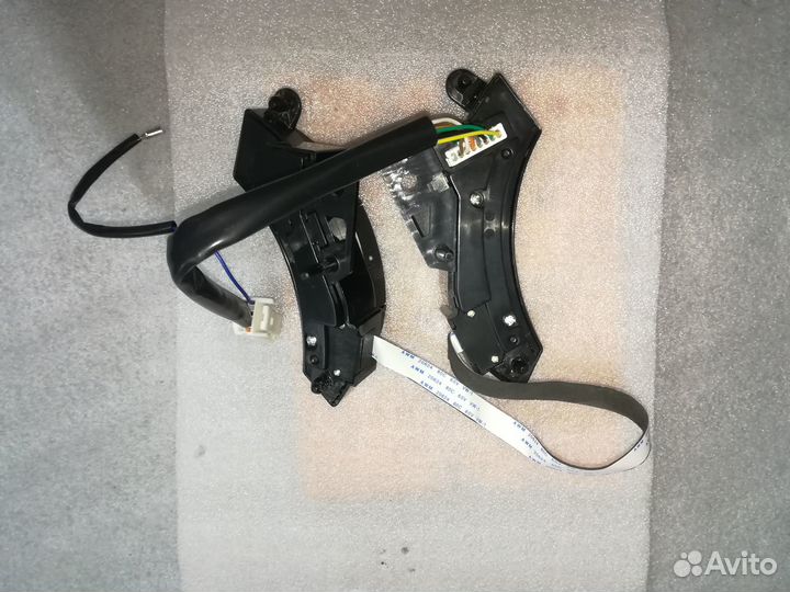 Кнопки на руль toyota land cruiser 100. новые