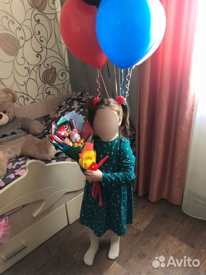 Маленький букет детям, сделана из цветной бумаги)