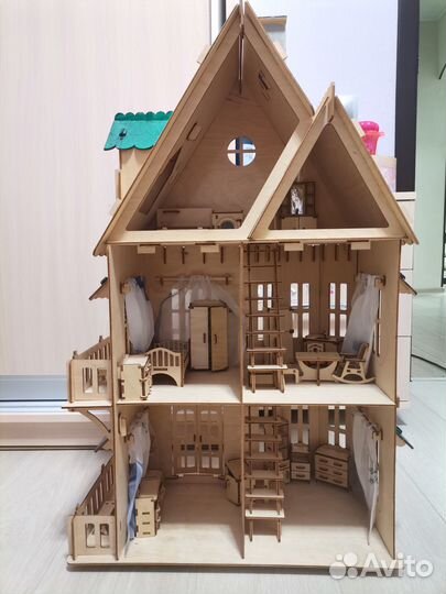 Кукольный домик деревянный с мебелью
