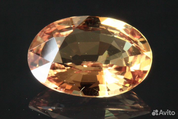 Оранжево-желтый сапфир 0,72 карата
