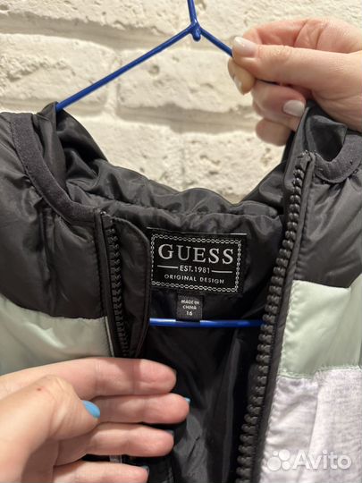 Куртка guess, весенняя