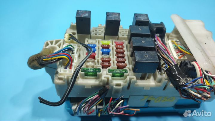 Блок предохранителей салонный Mitsubishi Lancer 9