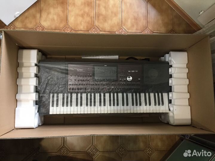 Синтезатор Korg Pa 700