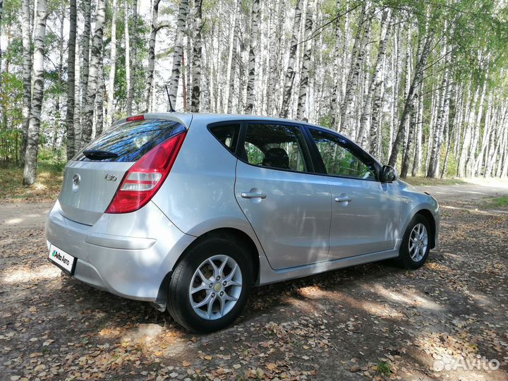 Hyundai i30 1.6 AT, 2011, 180 200 км