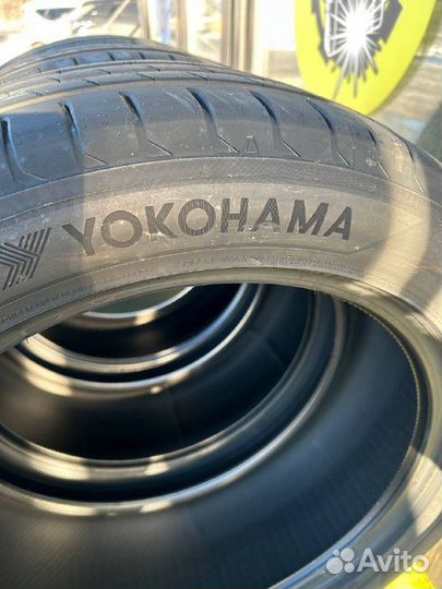 Yokohama Advan Sport V107 235/40 R18 99V