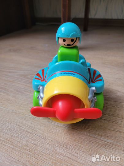 Самолет игрушка