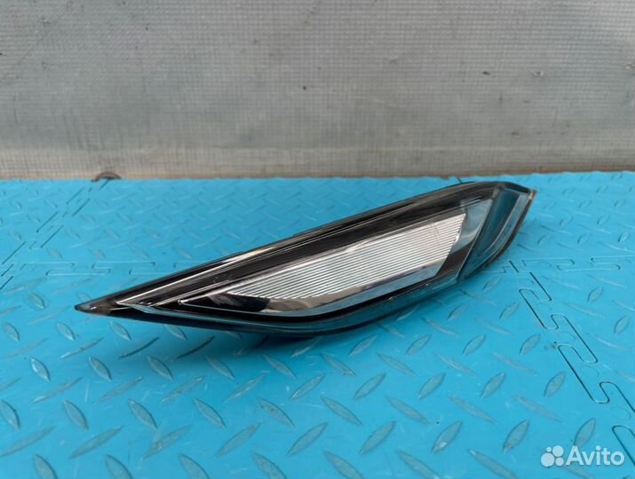 Повторитель передний левый Porsche Cayenne 958