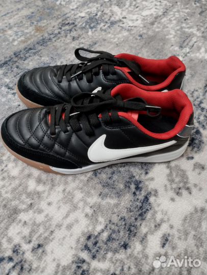 Продам футзалки