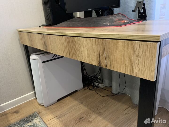 Стол письменный Hoff Shadow