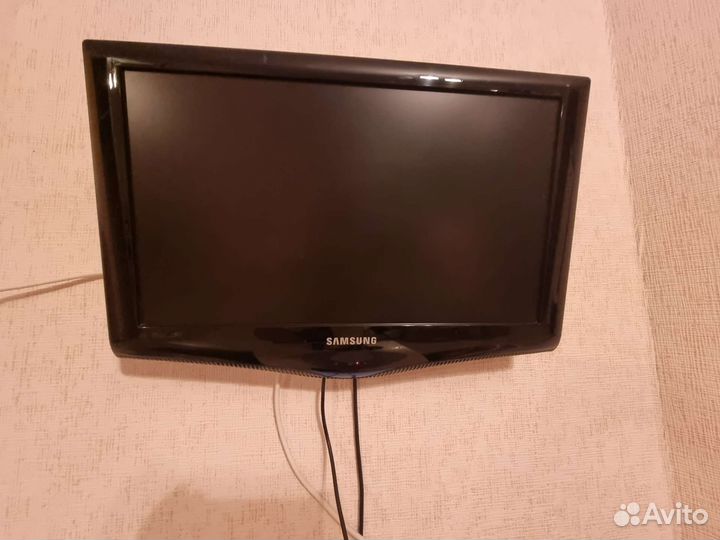 Телевизор,Стол,Холодильник