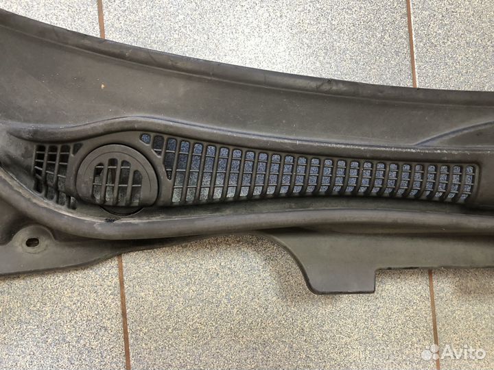 Решетка стеклоочистителя Жабо Volvo S40 C30 C70 V5