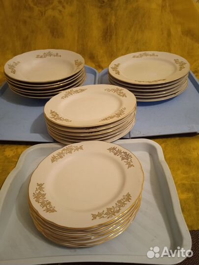 Набор фарфоровых тарелок Япония