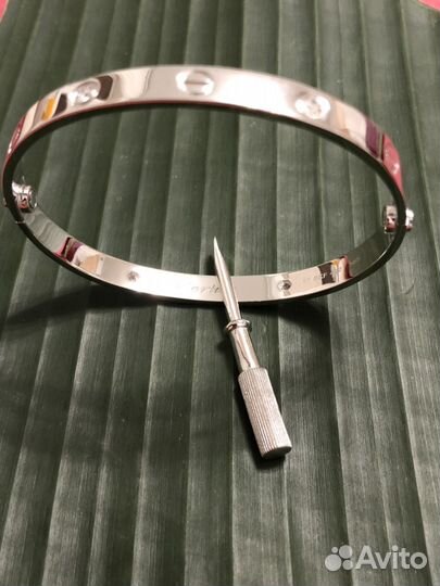 Золотой браслет картиерCartier