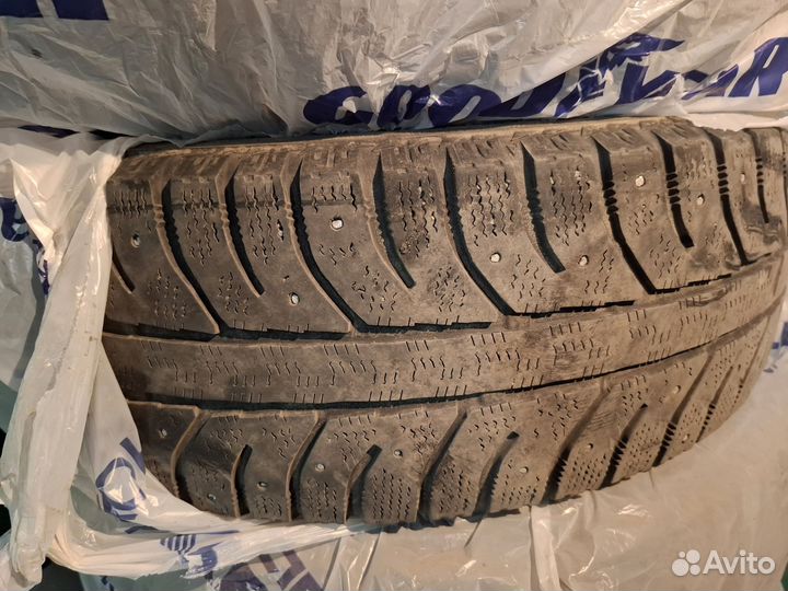Bridgestone Ice Cruiser 7000 185/65 R15