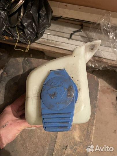 Продам бачок омывателя