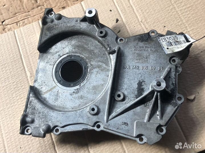 Крышка двигателя Mercedes OM642