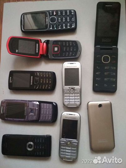 Мобильные телефоны кнопочные б/у