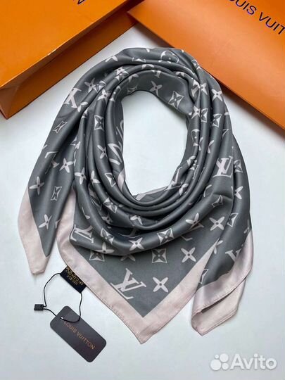 Шелковый платок новый