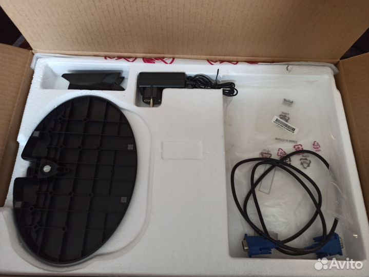 Монитор lg 22